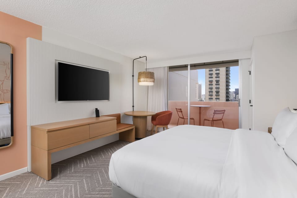 Room, 1 King Bed with Sofa bed (Neighborhood View) | Hypo-allergenic bedding, in-room safe, individually decorated