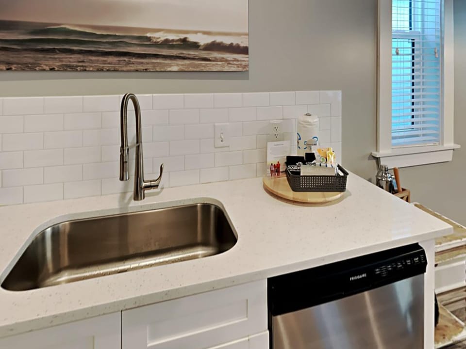 Condo, Multiple Beds, Balcony | Private kitchen | Fridge, microwave, oven, stovetop