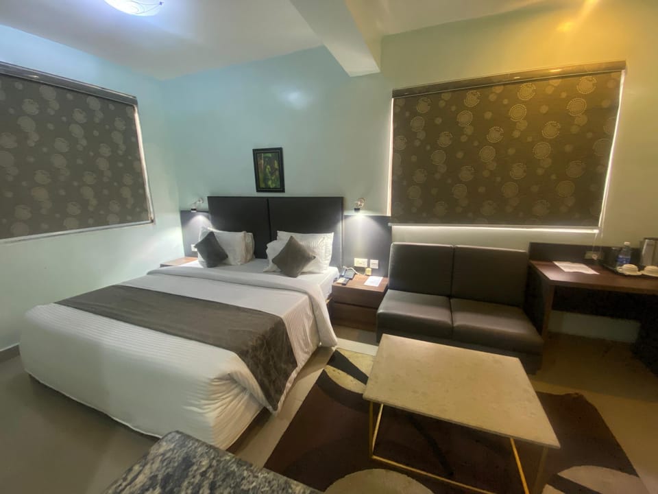 Deluxe Room | 1 bedroom, premium bedding, desk, laptop workspace
