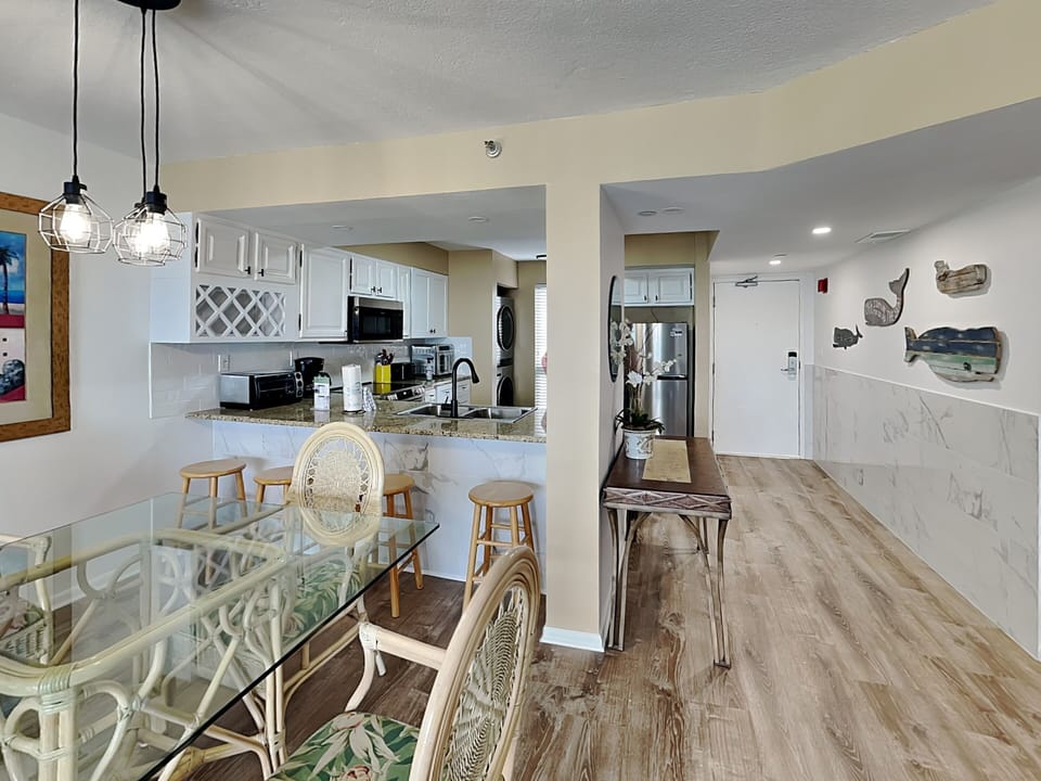 Condo, Multiple Beds, Balcony, Ocean View (0 - No Pets Allowed) | Private kitchen | Fridge, microwave, oven, stovetop