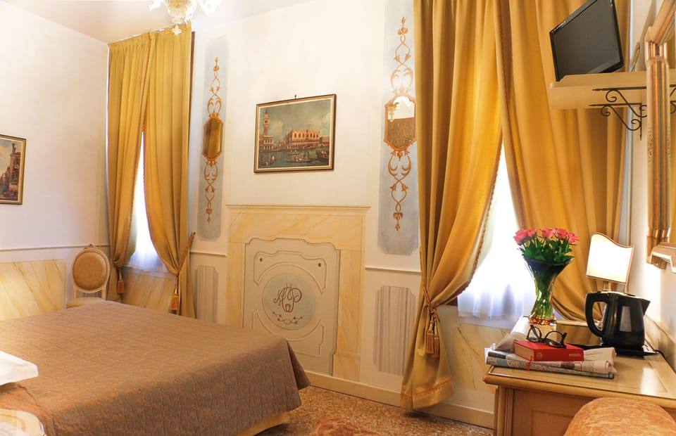 Minibar, in-room safe, free WiFi, bed sheets