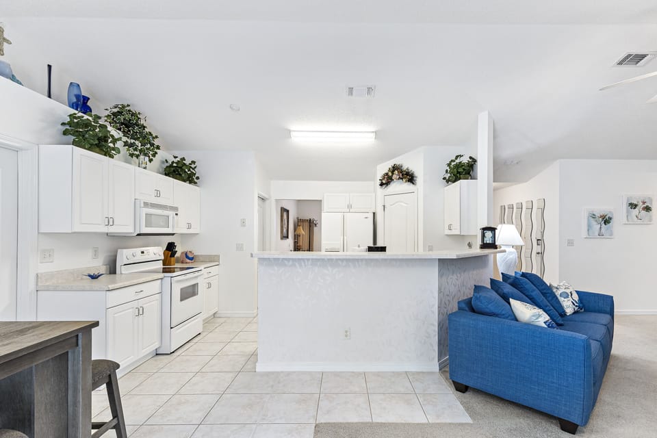 Classic House, 3 Bedrooms, Patio | Private kitchen | Coffee/tea maker, fridge, microwave, oven