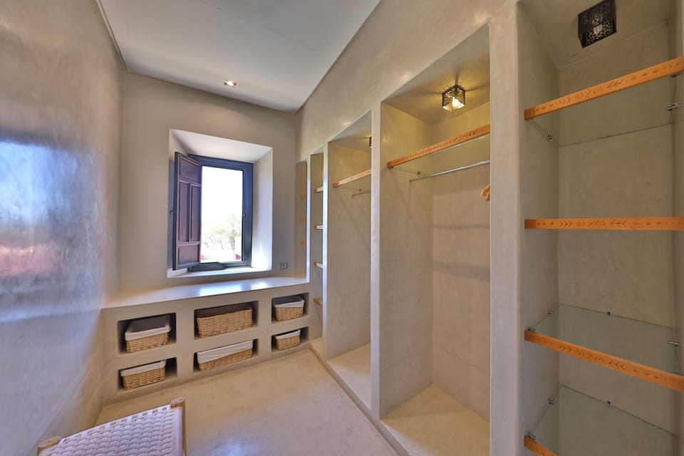 Suite Pegase | Wardrobe