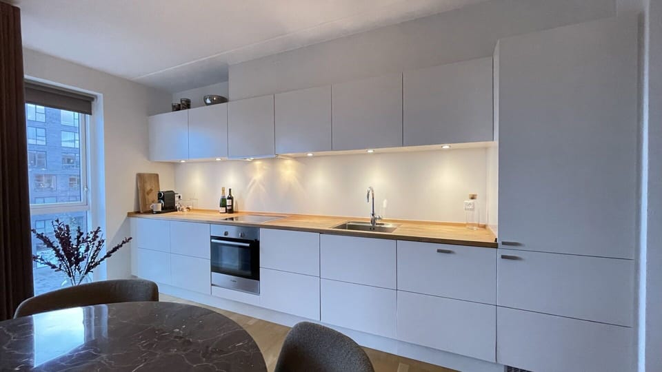 Dining Room, Kitchen