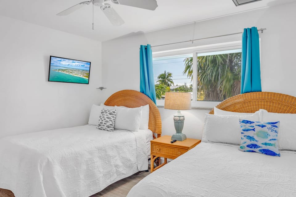 Guest Bedroom Twin Beds 