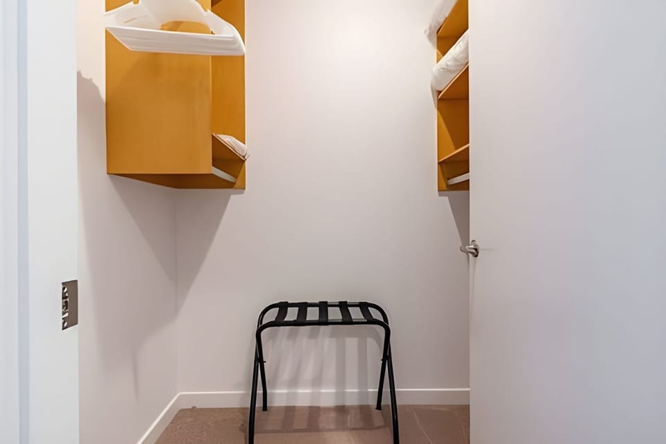 Walk-in closet