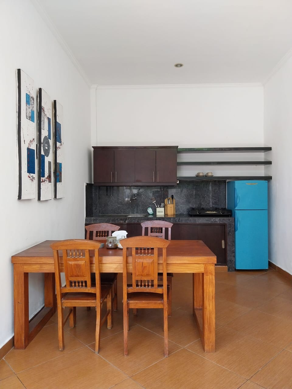 Villa, 2 Bedrooms | Private kitchenette | Microwave, electric kettle