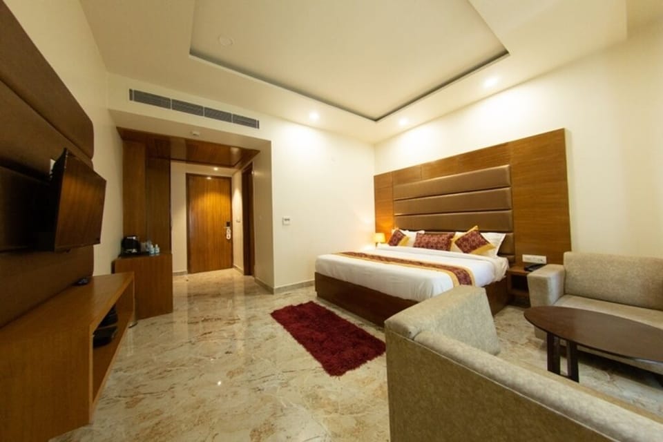 Superior Double Room | Desk, iron/ironing board, free WiFi, bed sheets