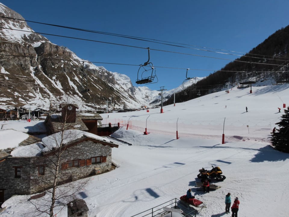 Snow and ski sports