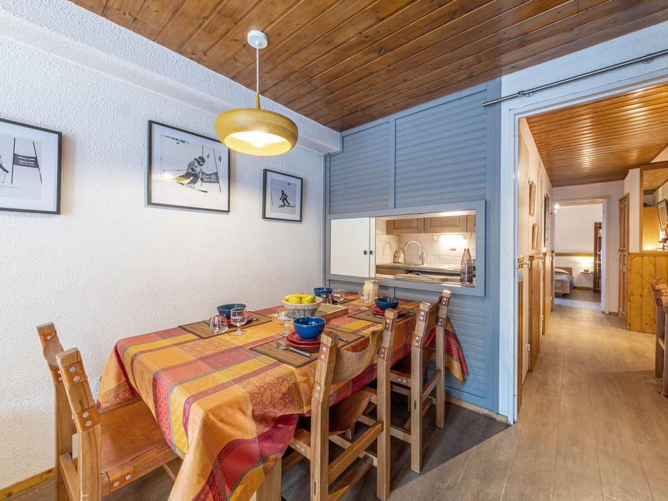 Charming Apartment with South-Facing Balcony in Heart of Resort, Near Ski Slopes Apartment in Val dIsere