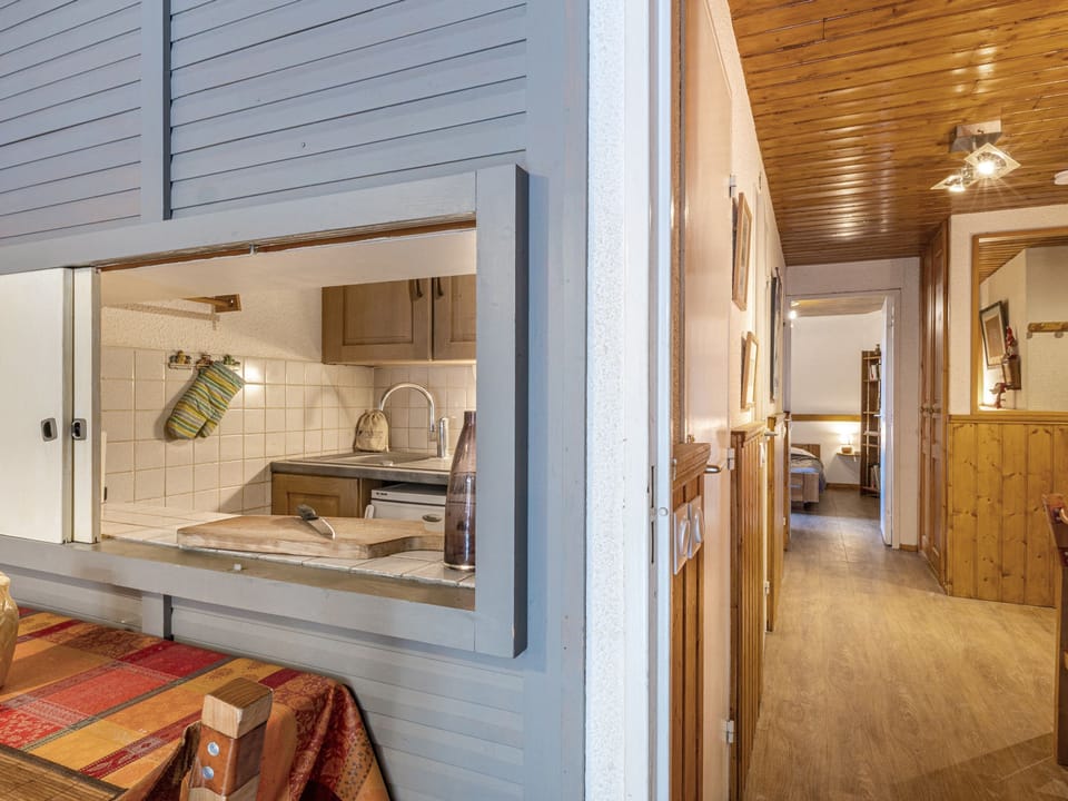 Charming Apartment with South-Facing Balcony in Heart of Resort, Near Ski Slopes Apartment in Val dIsere