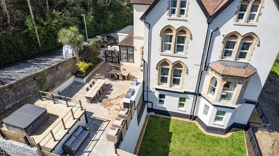 Overview of the property.