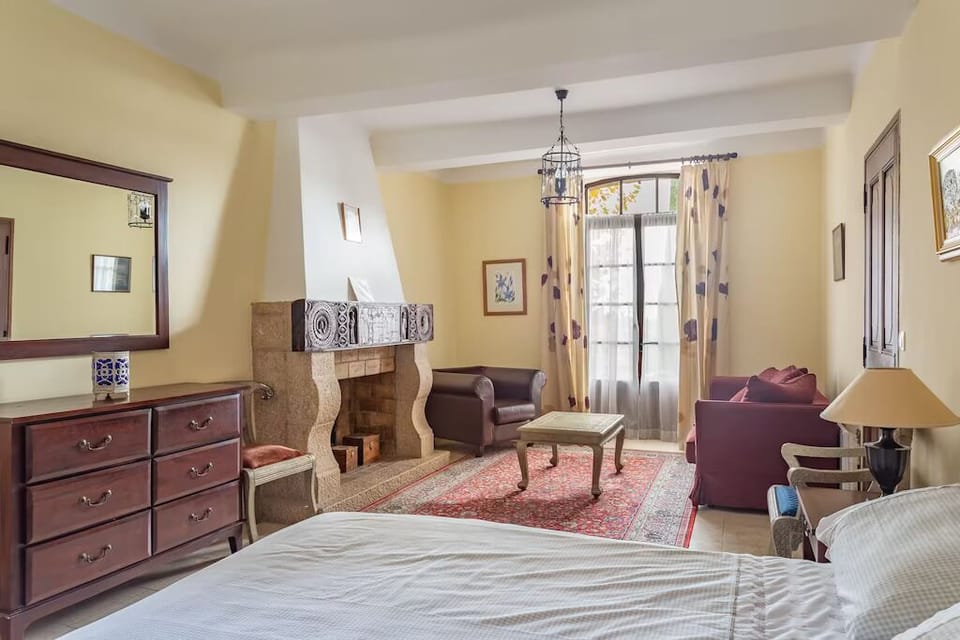 Lower ground floor bedroom suite