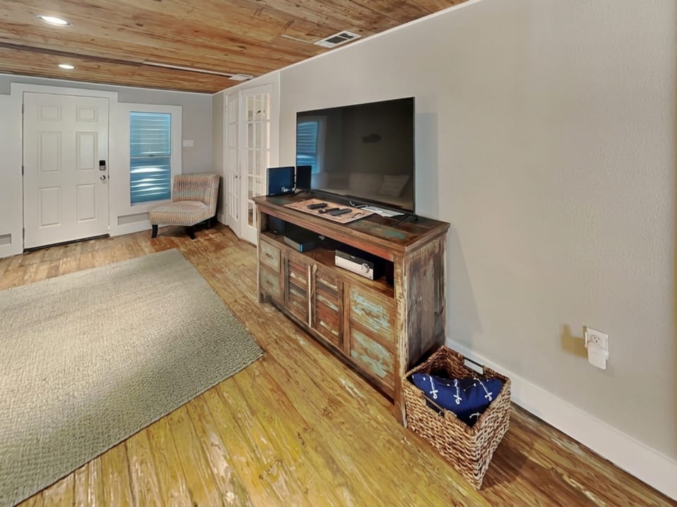 House (3 Bedrooms) | Property amenity