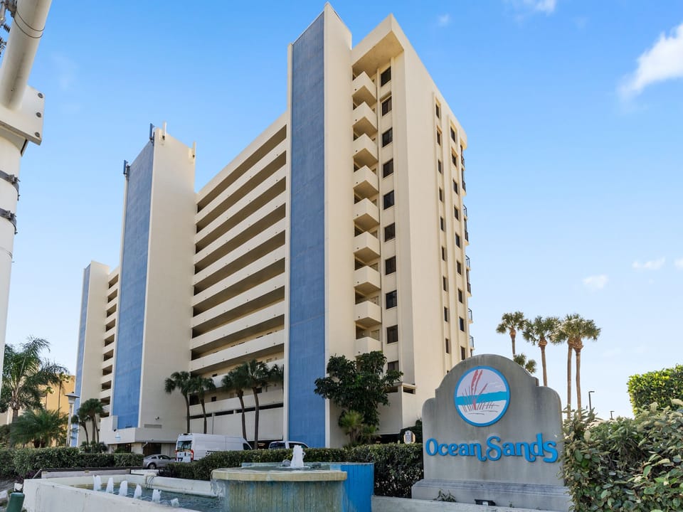 Condo (2 Bedrooms) | Property amenity