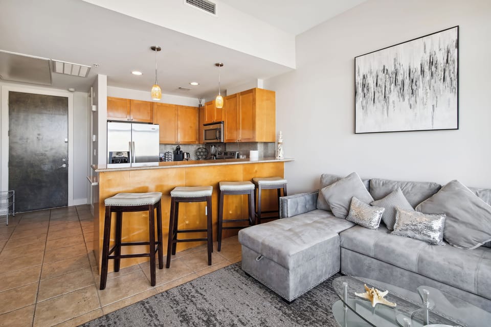 Condo (2 Bedrooms) | Property amenity