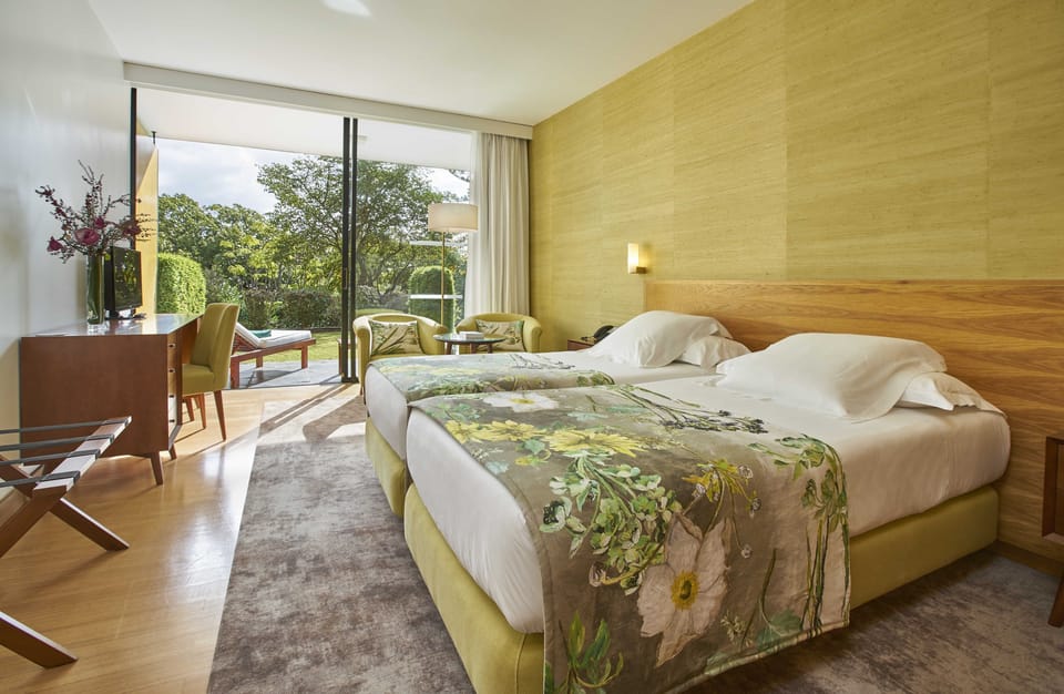 Twin Room, Garden View | Hypo-allergenic bedding, minibar, in-room safe, desk