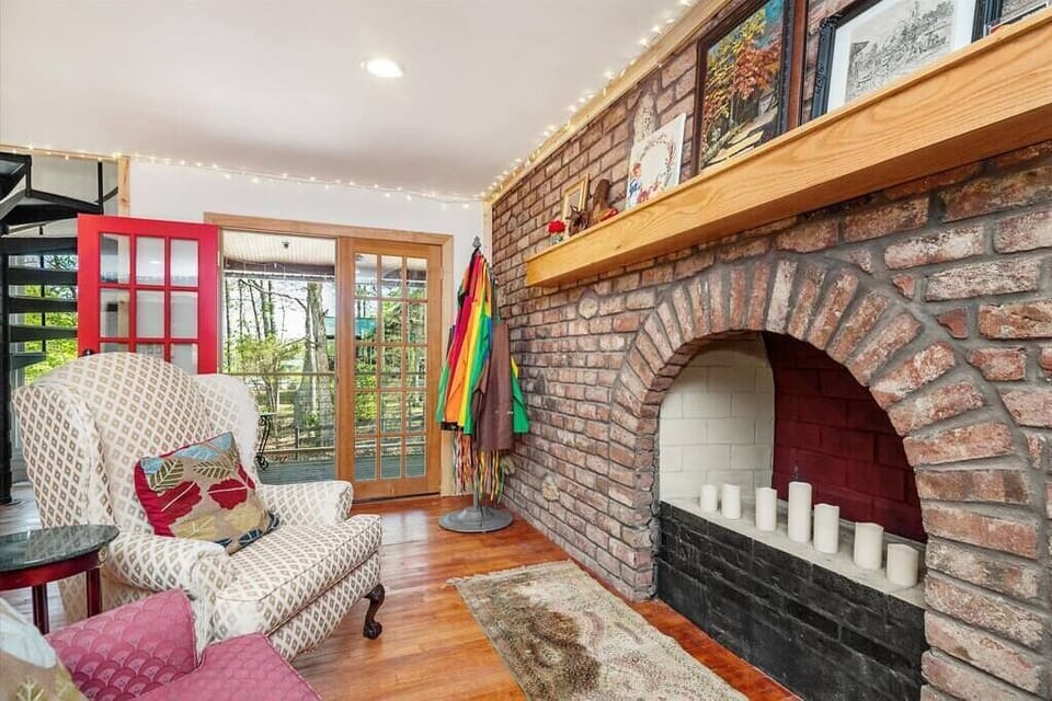 Gallery Fireplace Seating 