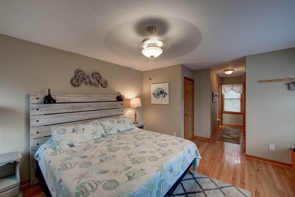 Master King Bedroom on top floor (3rd) with en suite.