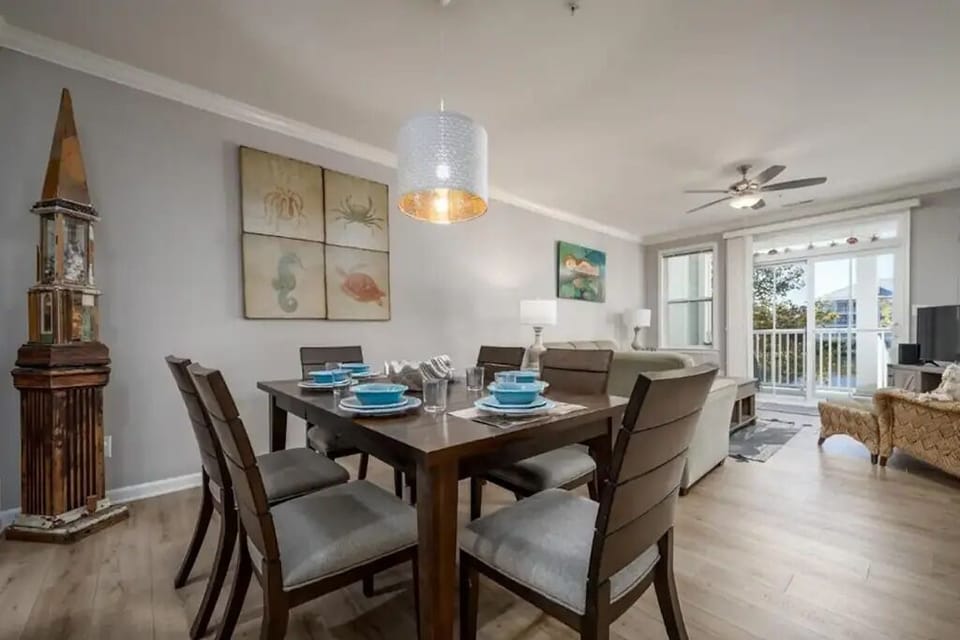 Dinning Table 