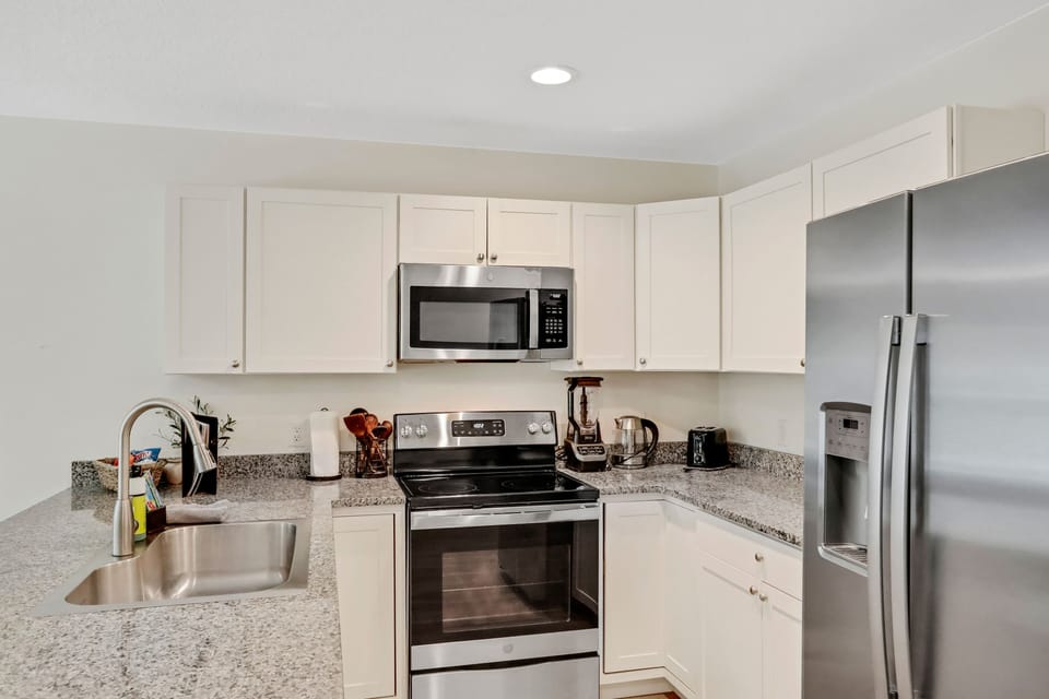 Full sized kitchen.