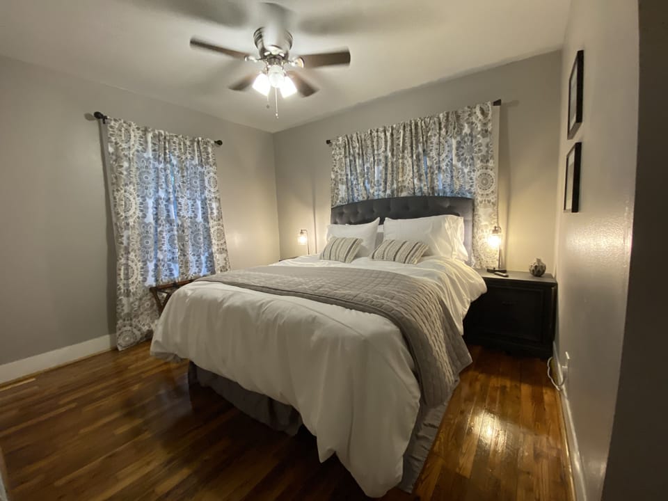 Bedroom 1- king bed with smart tv