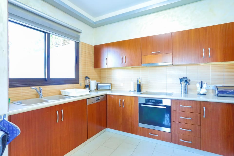Fully Modern Kitchen