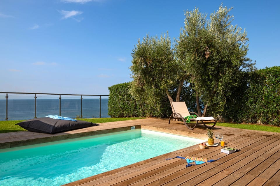 Private pool and pool deck