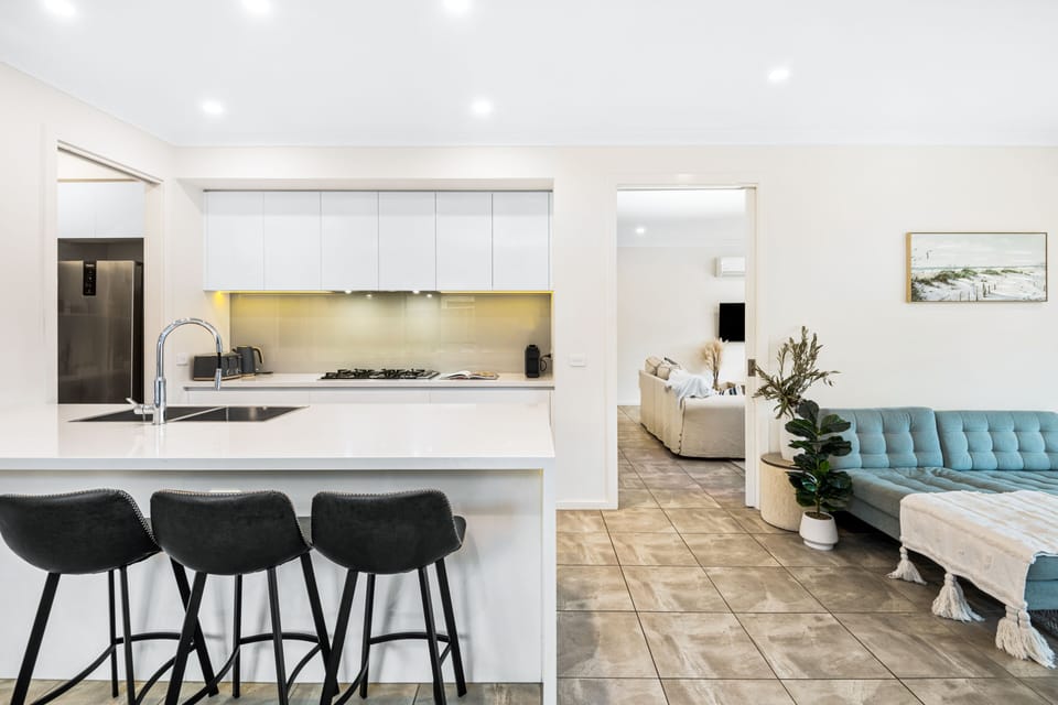 From breakfast to dinner — fully equipped kitchen for every craving 🍳