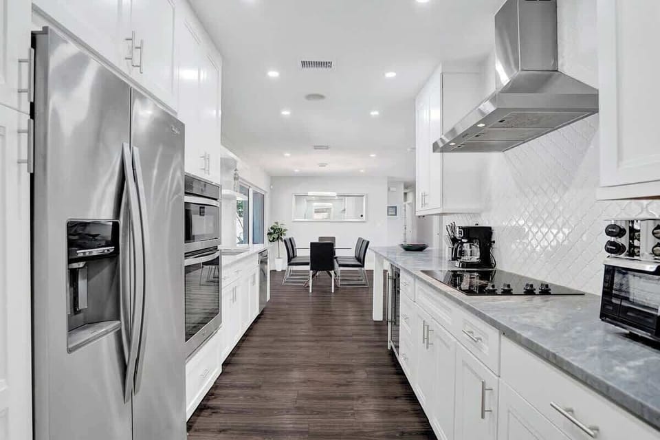 Skip the restaurants and savor the joy of home-cooked meals. Our fully stocked kitchen invites you to create culinary masterpieces and enjoy memorable feasts with loved ones. Everything you need is right at your fingertips.