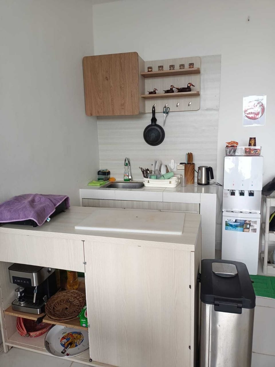 Deluxe Room, Non Smoking, Pool View | Shared kitchen facilities