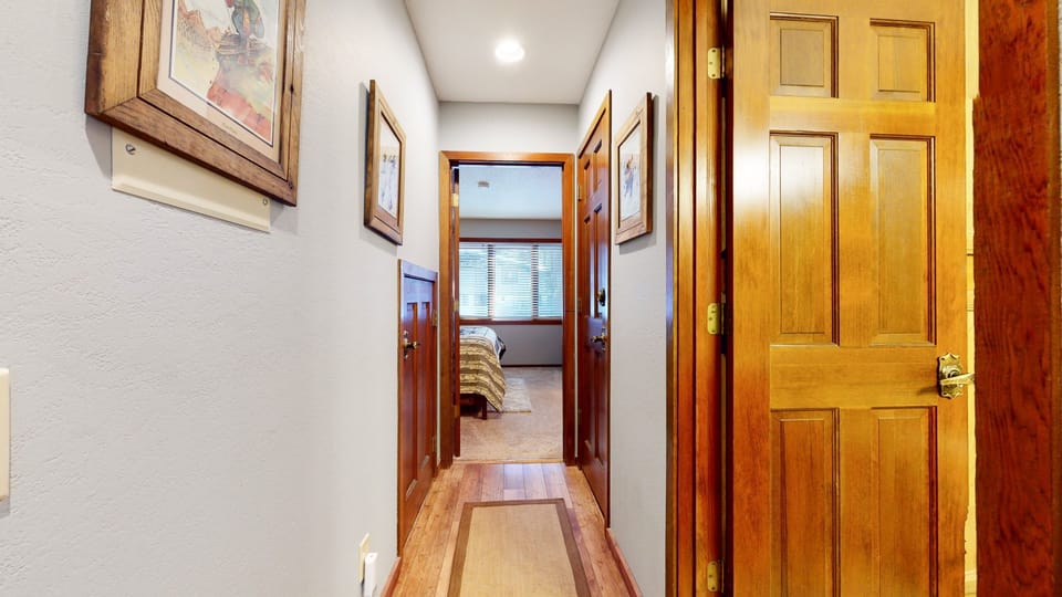 Condo, 2 Bedrooms | Interior