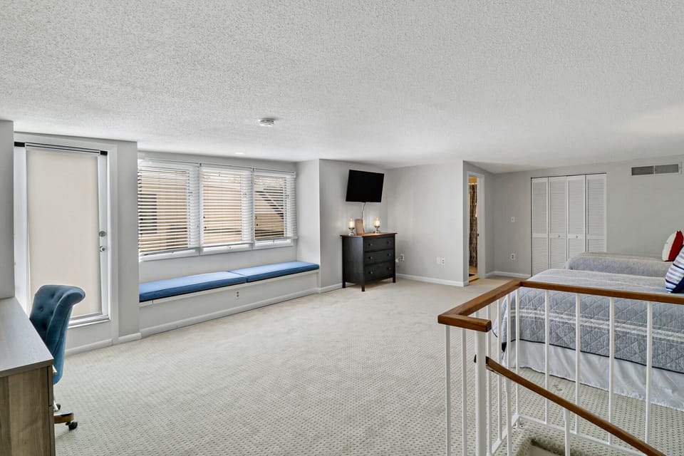 7474 Anchorage | Upstairs Loft Bedroom with 2 Double Beds - 7474 Anchorage | Upstairs Loft Bedroom with 2 Double Beds