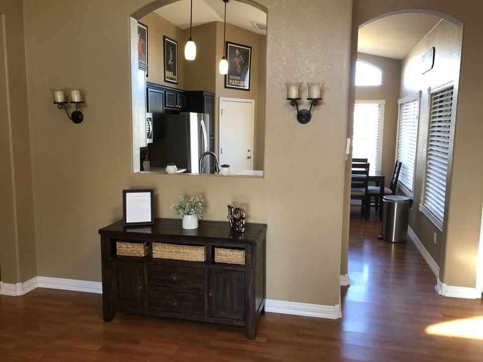 Living room to kitchen 