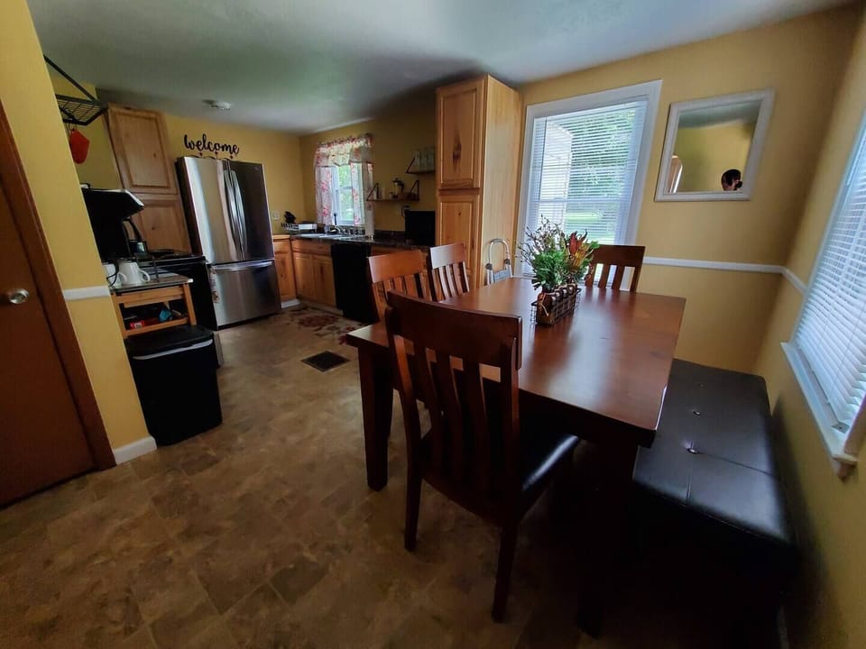 Dining/Kitchen