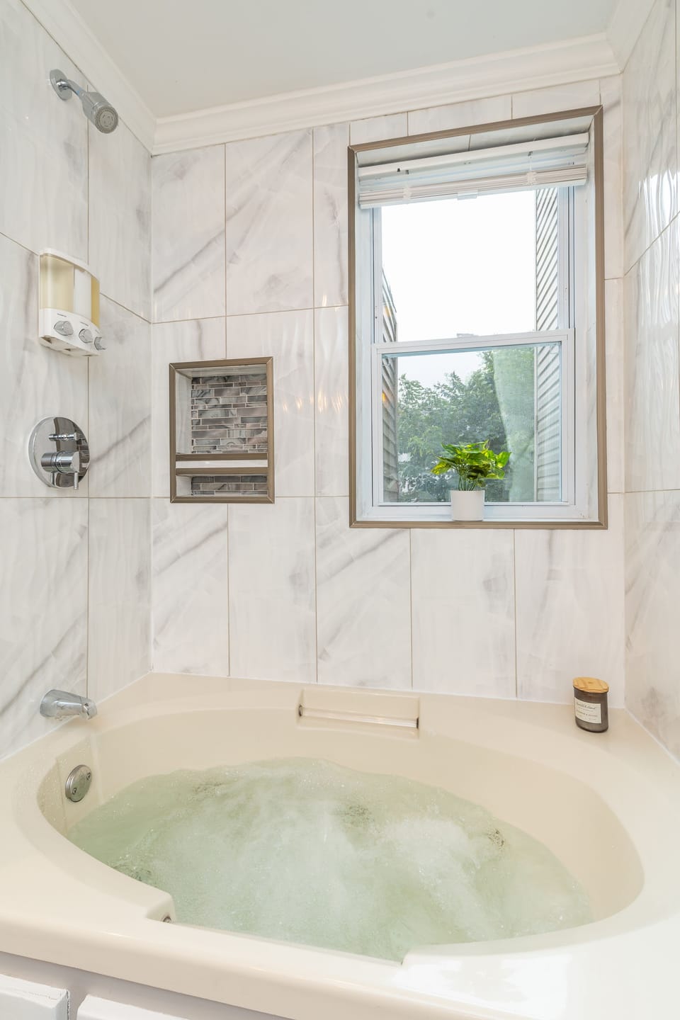 Shower/Bath combo with jetted tub