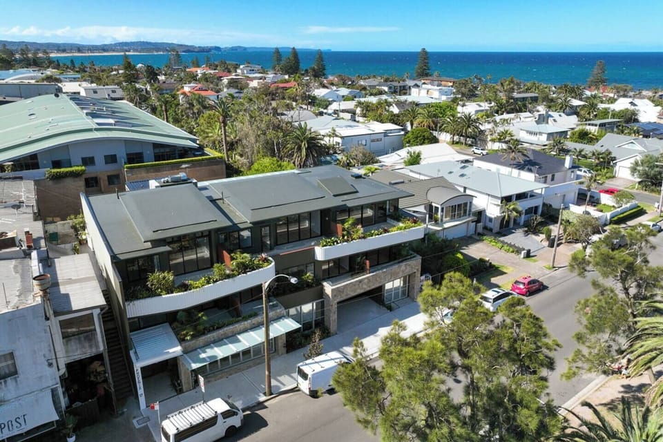 Phoenix Collaroy's location is handy to everything.