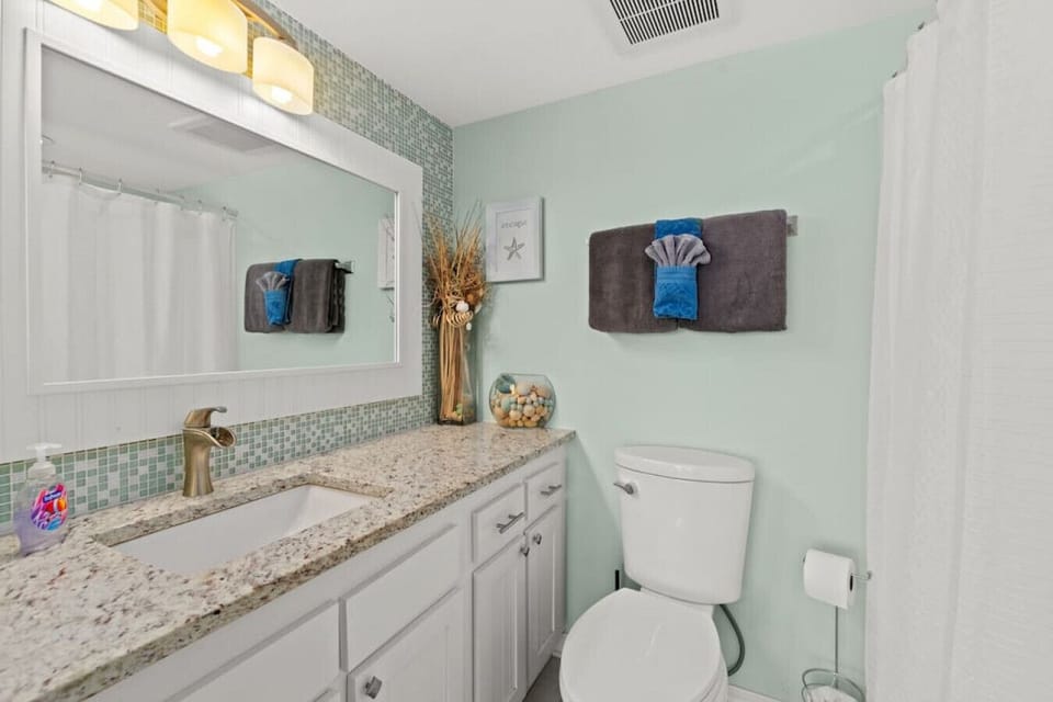 King room attached en-suite