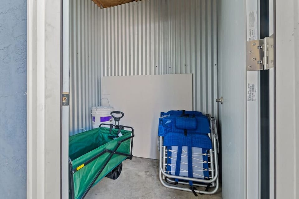 Storage locker with beach gear