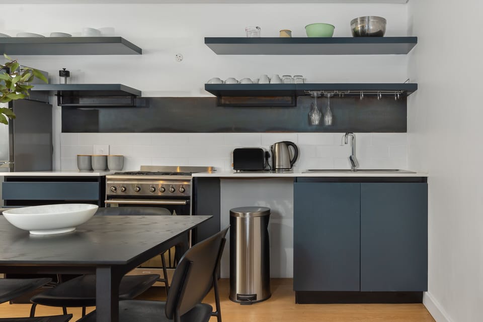 Exclusive Apartment | Private kitchen | Fridge, microwave, oven, stovetop