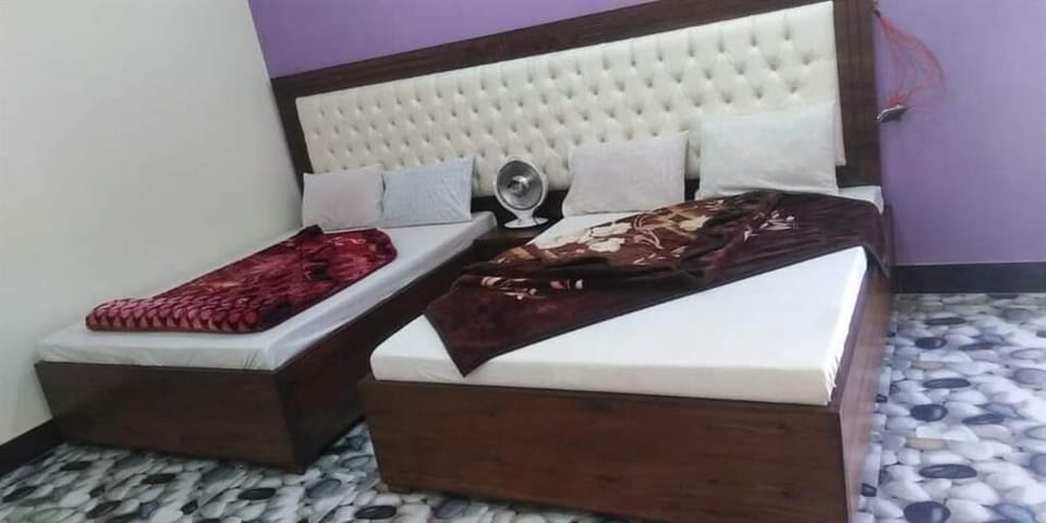 Triple Room | Iron/ironing board (on request)