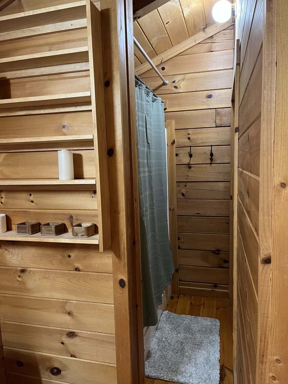 upstairs bathroom 