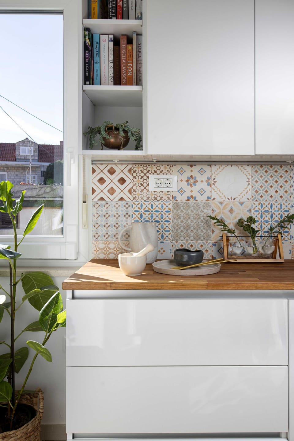 Apartment (One Bedroom Apartment with City View) | Private kitchen | Fridge