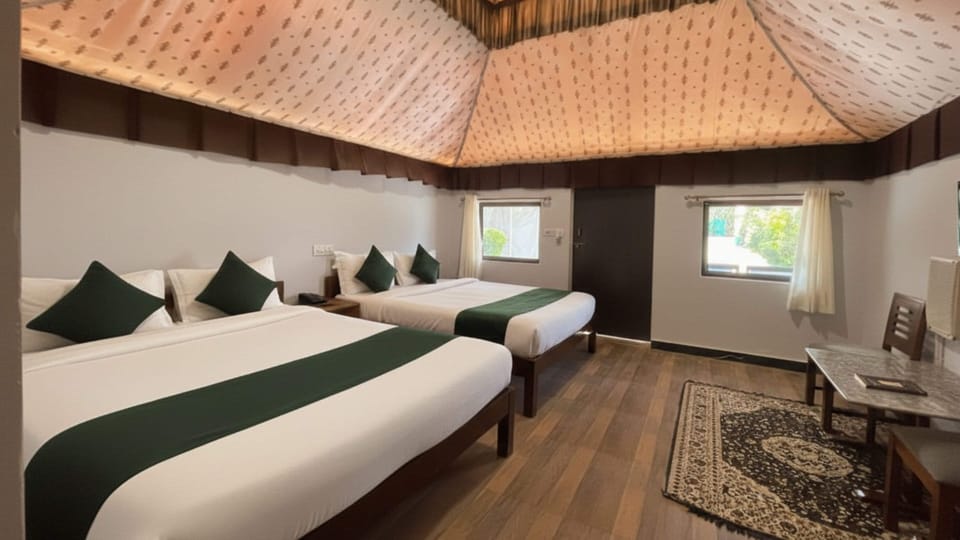 Family Room, 1 Bedroom, Balcony, Garden View | Premium bedding, desk, free WiFi, bed sheets