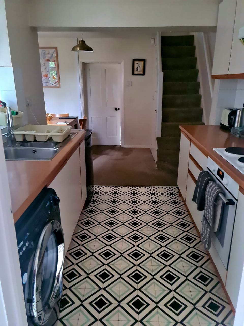 Note narrow stairs