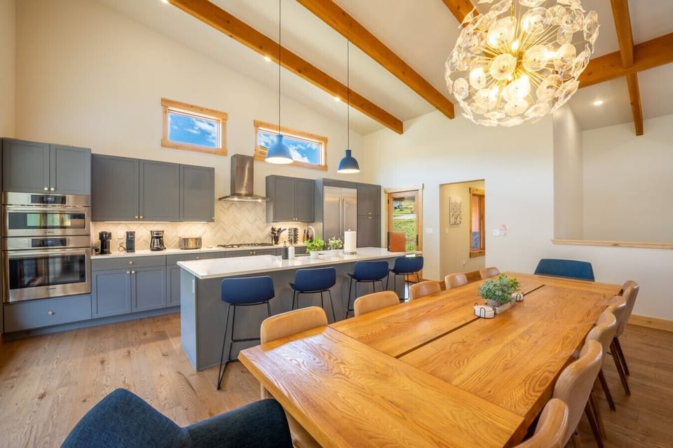 Dining area with seating for the entire group