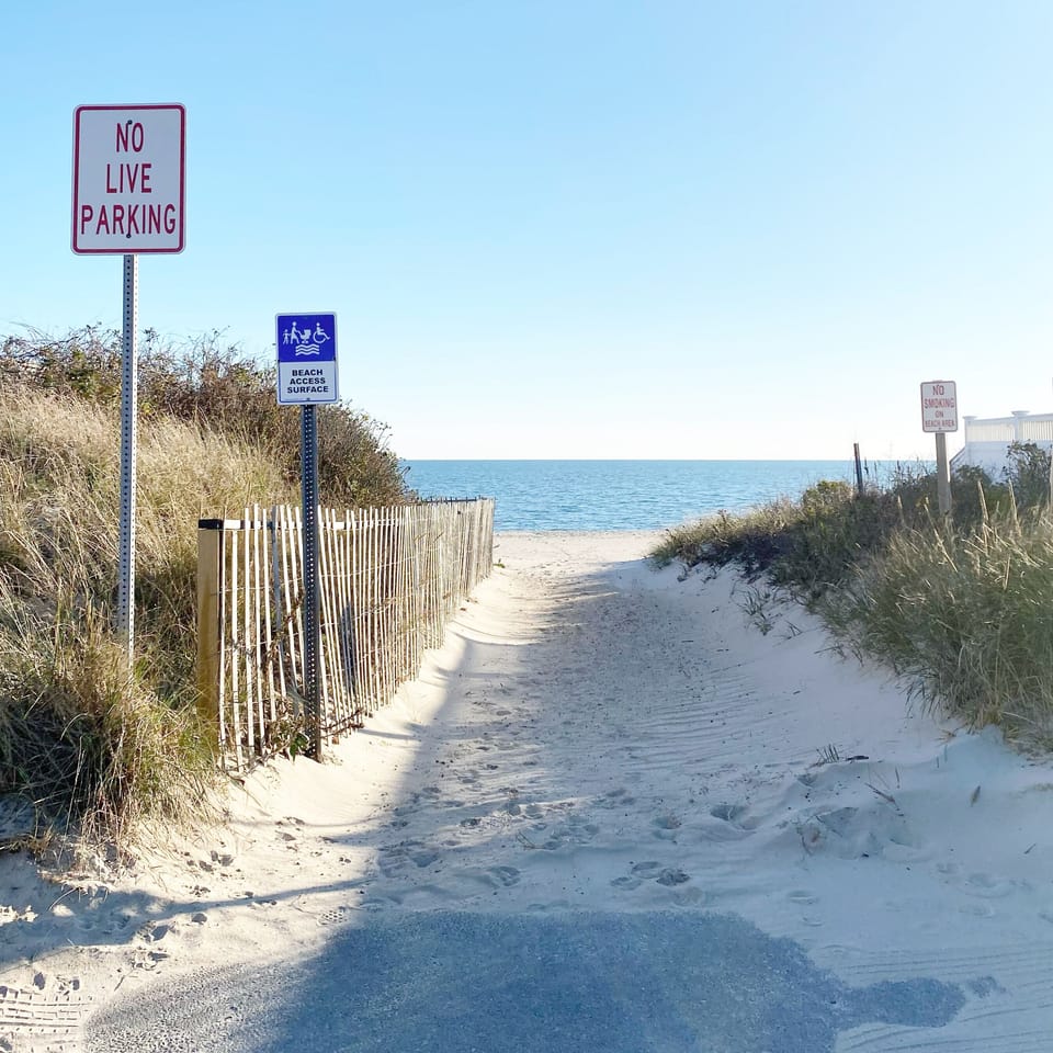 Enjoy direct access to South Middle beach behind our house, no stairs.