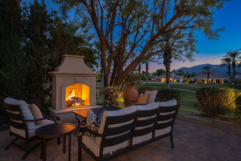 Roaring Fire - Cozy fire with golf and mountain views