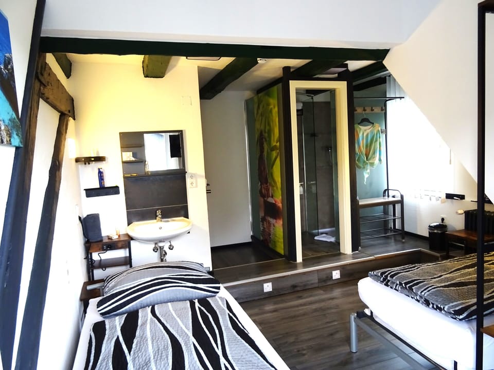 Deluxe Twin Room, 2 Twin Beds, Balcony, Courtyard View (Nr. 1215) | Premium bedding, individually decorated, individually furnished