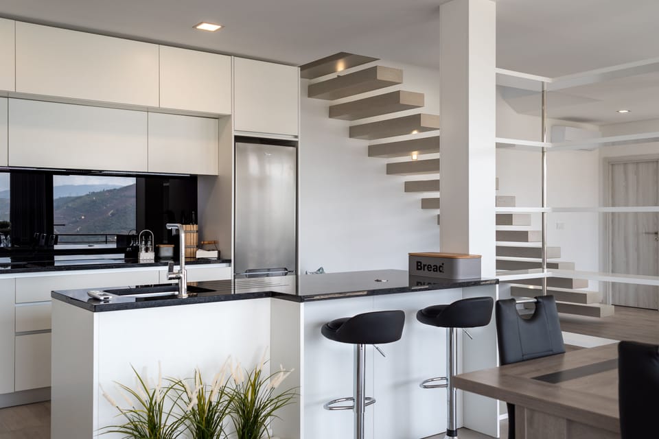 Premium House | Private kitchen | Fridge, microwave, oven, stovetop